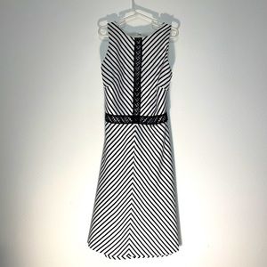 Jessica Simpson very cute dress!